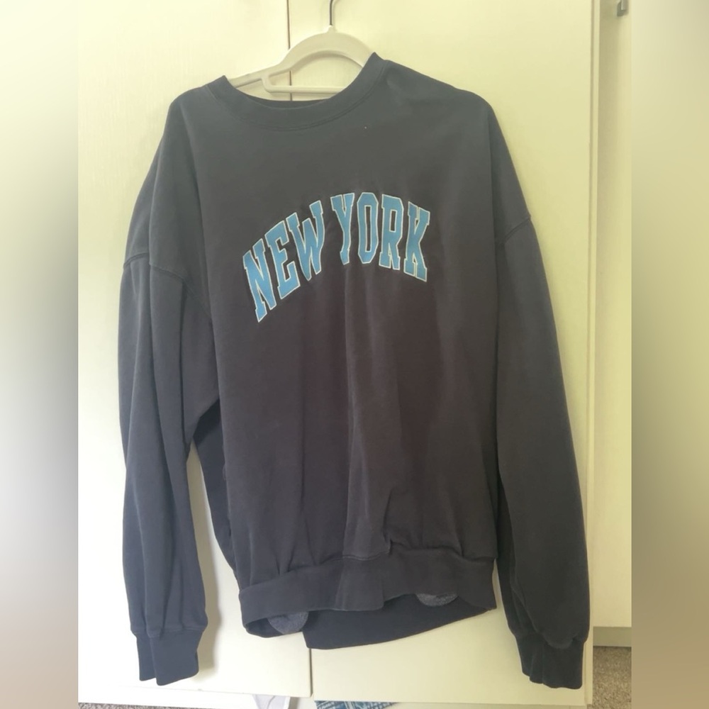 Brandy Melville sweatshirt